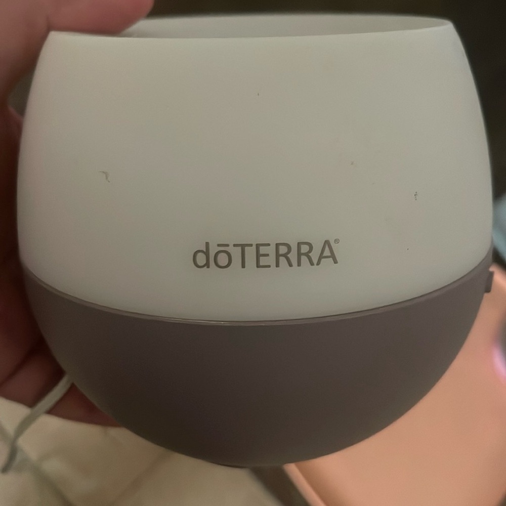doTERRA 3-Piece Petal Diffuser 3-Setting w/Optional Light - used twice - no box